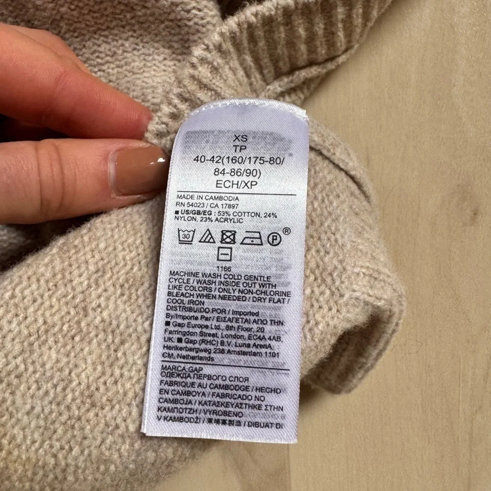Gap V-neckline Sweater Vest | Tan Cream | XS